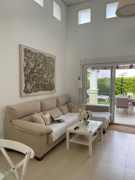 Villa Fantastica Con Piscina En Gran Golf Roldan