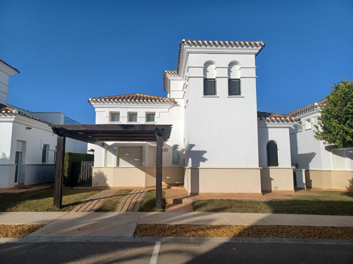 Villa Fantastica Con Piscina En Gran Golf Roldan